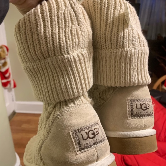 UGG AUSTRALIA Knit Boots Rare LIKE NEW CONDITION - Picture 7 of 7